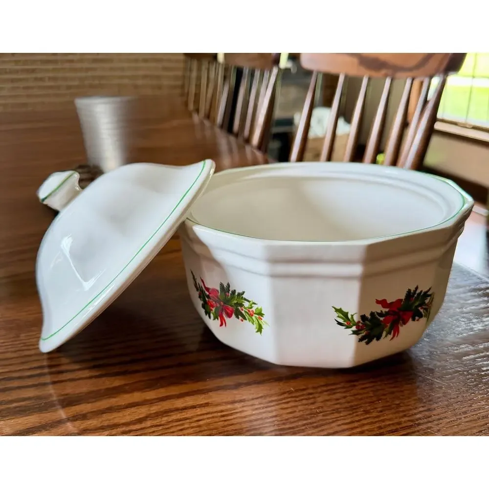 Vtg Pfaltzgraff Christmas Heritage 1.75 Qt Round Covered Casserole Lid‎ 8